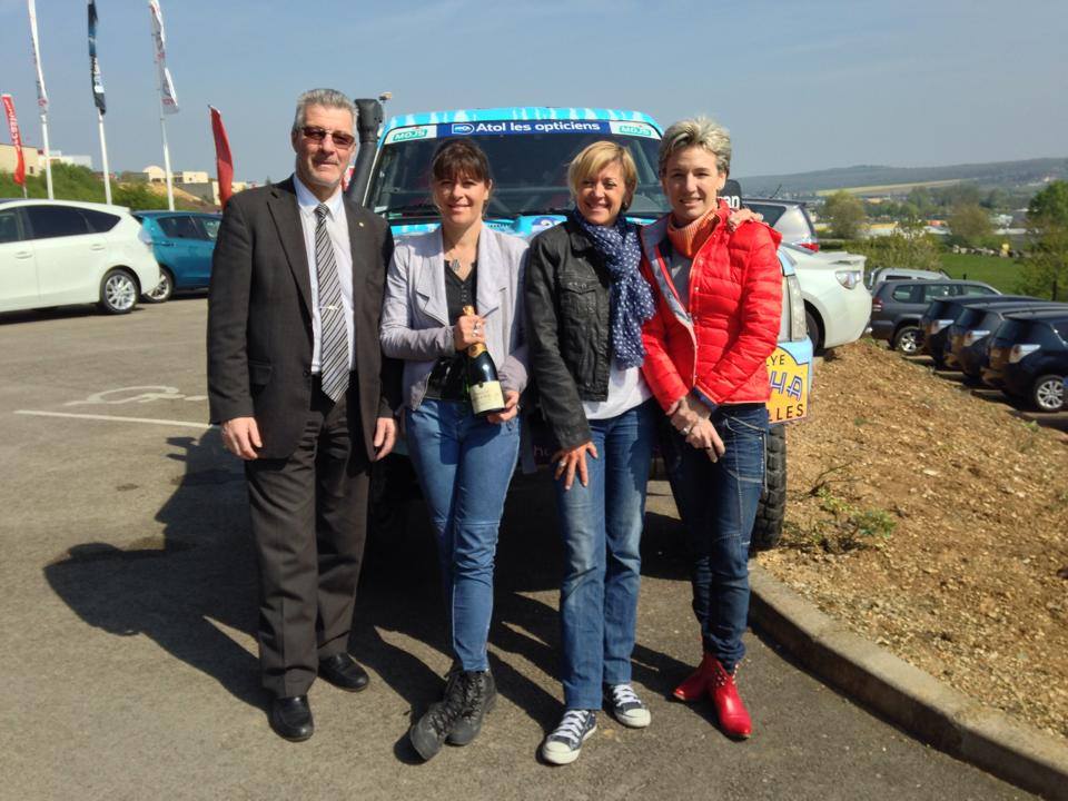 Avec Brigitte et Eric Foucher, à la concession Toyota Foucher Automobile, à Auxerre